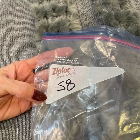 Chico's Sweater Vest grey knit, faux fur trim, size 4 XS open front cardigan - Picture 9 of 9